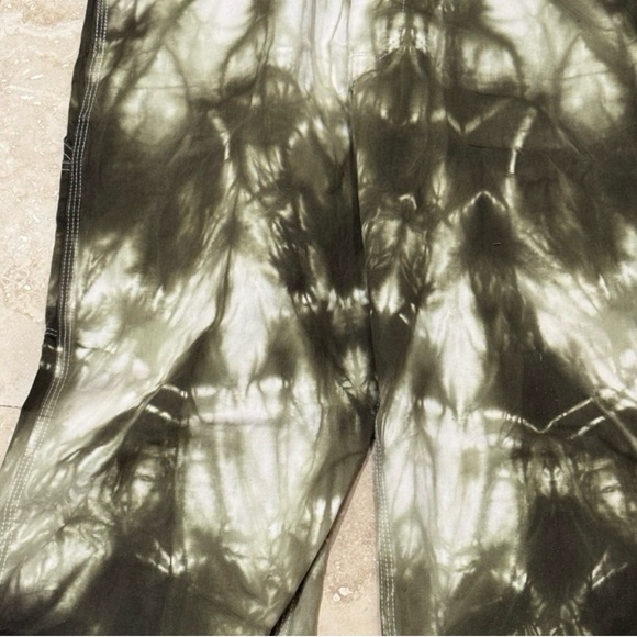 Dickies Olive Green Tie-Dye Bib Overalls with Gray Straps - Picture 4 of 6